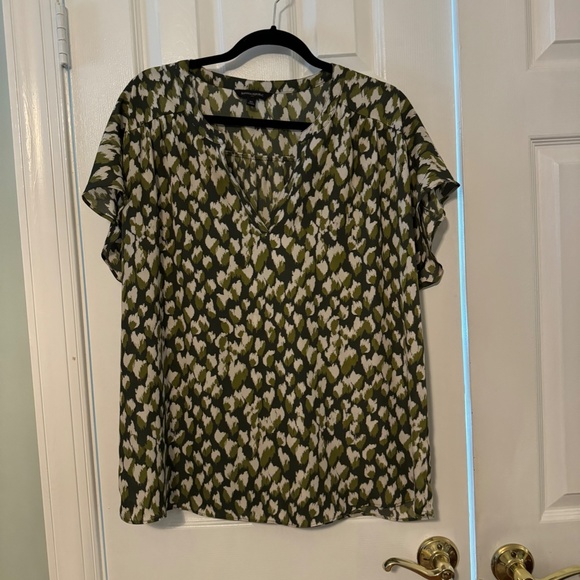 Banana Republic Blouse - Picture 3 of 3